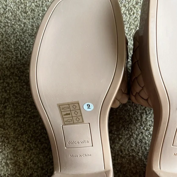 NWOT Dolce Vita Goldy Size 9 - Picture 16 of 16